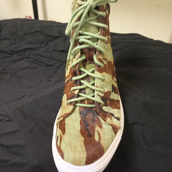 Jeffrey Campbell Flavia Camo Print Leather High Tops, Blogger Favorite! Sold Out - Picture 8 of 15
